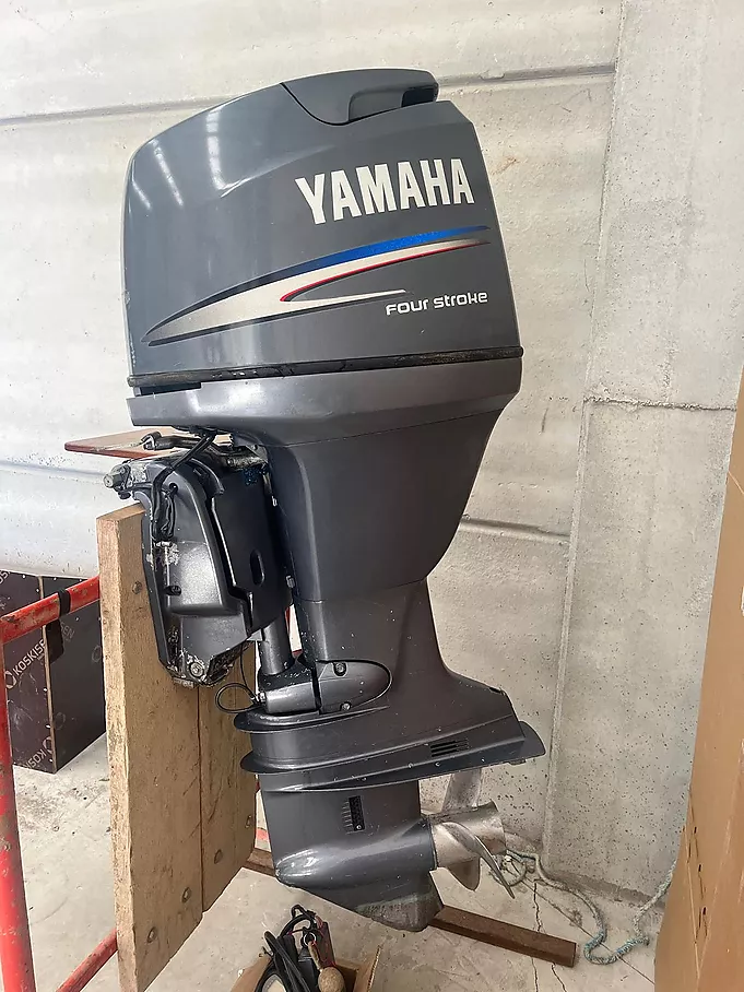 YAMAHA F100 4T OUTBOARD MOTOR