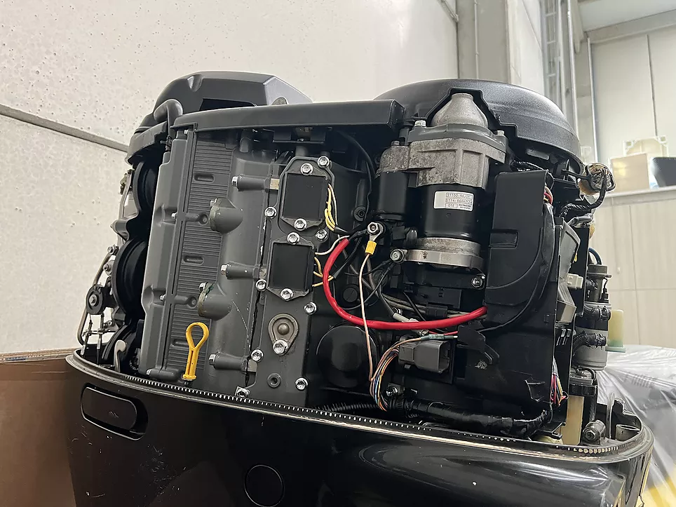 SUZUKI DF200 OUTBOARD MOTOR